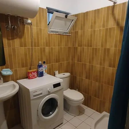 Apartment Mali I Robit 2+1,golem *