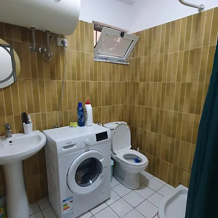 Mali I Robit 2+1,golem * Golem (Tirana)