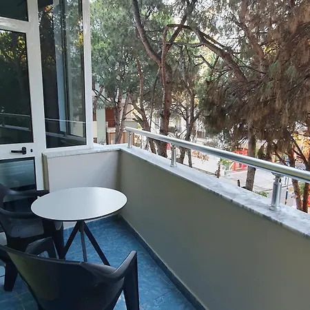 Mali I Robit 2+1,golem Appartamento *