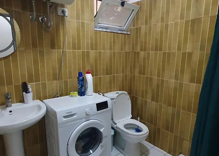 Mali I Robit 2+1,golem * Golem (Tirana)